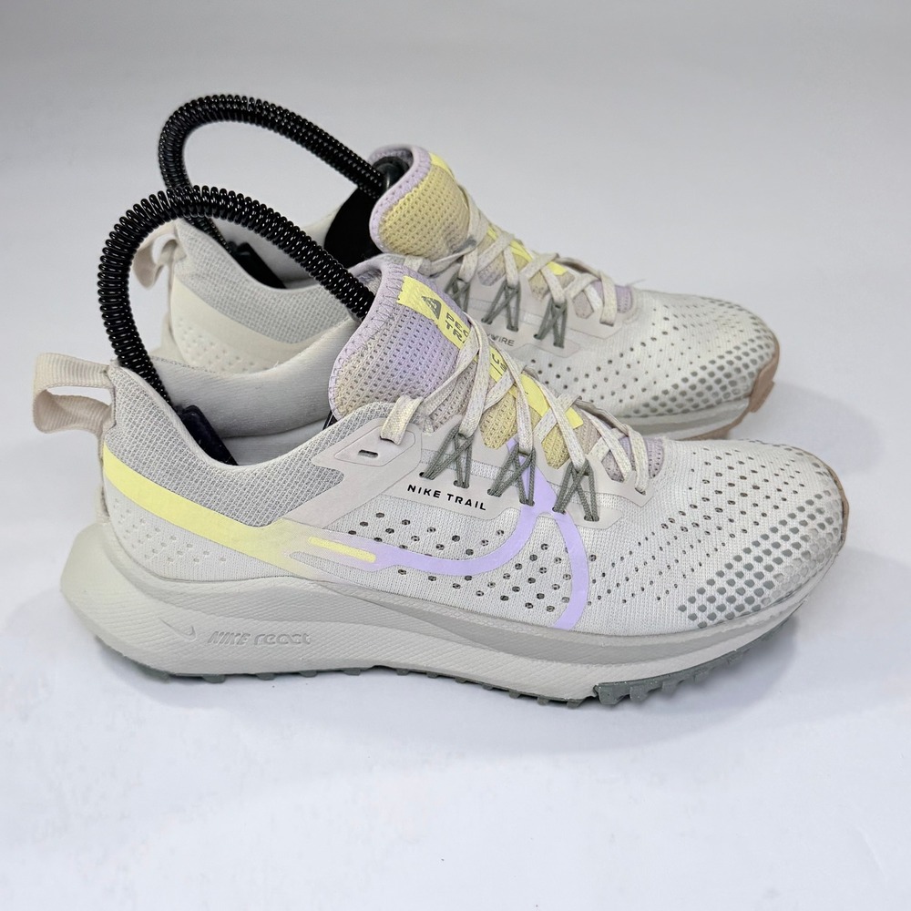 Nike Pegasus Trail 4 Running Shoes Womens 5 Tan Outdoor Athletic Fitness Hiking